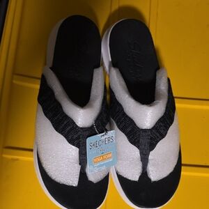 Skechers Womens Black and White Sandals